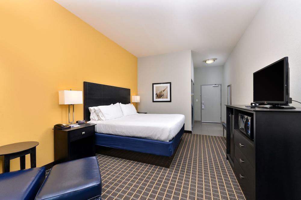 Fairfield & By Marriott Hurlburt Area Hotel 2*