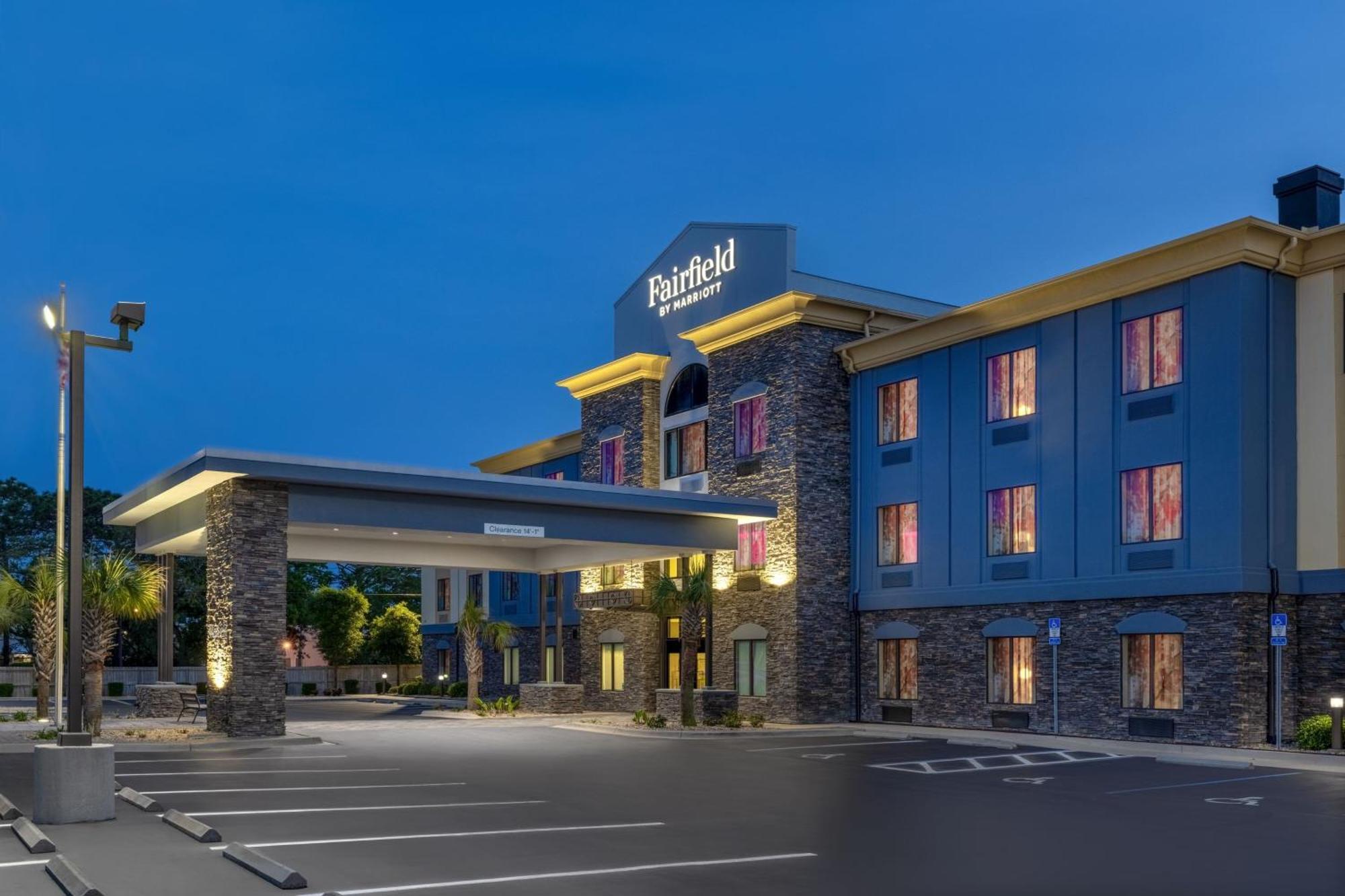 Fairfield & By Marriott Hurlburt Area Hotel